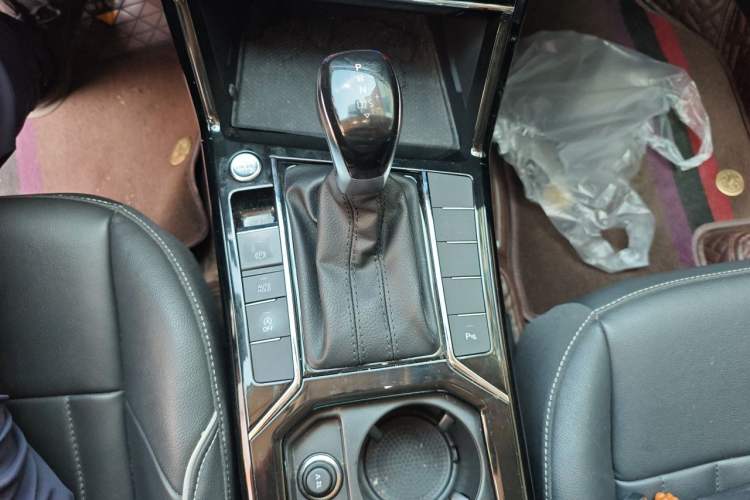 Used Volkswagen Passat 2023 Revised 280TSI Elite Edition Gear Lever