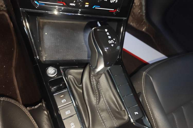 Used Volkswagen Passat 2023 330TSI Starry Elite Edition Gear Lever