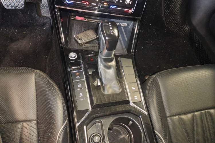 Used Volkswagen Passat 2023 Restyled 330TSI Starry Luxury Edition Gear Lever