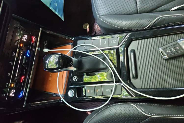 Used Volkswagen Passat 2023 Revised 380TSI Luxury Edition Gear Lever