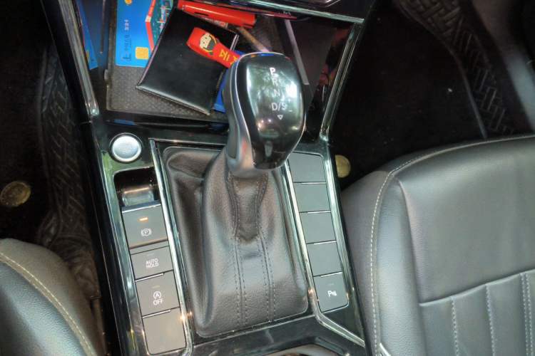 Used Volkswagen Passat 2023 330TSI Elite Edition Gear Lever
