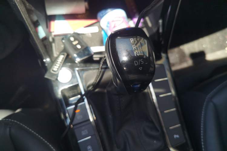 Used Volkswagen Passat 2023 Revised 330TSI Elite Edition Gear Lever