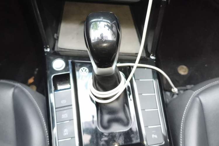 Used Volkswagen Passat 2023 330TSI Starry Elite Edition Gear Lever