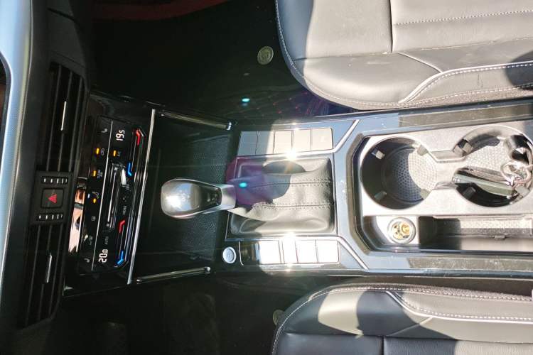 Used Volkswagen Passat 2023 Revised 330TSI Elite Edition Gear Lever