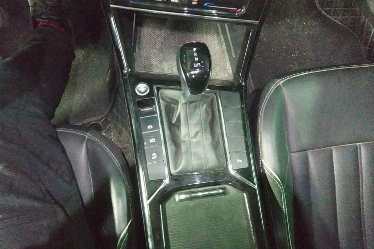 Used Volkswagen Passat 2023 Revised 330TSI Starry Elite Edition Gear Lever