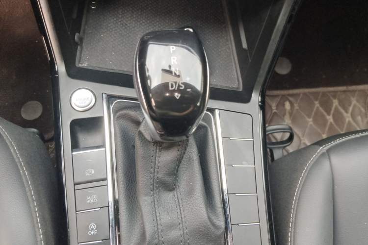 Used Volkswagen Passat 2023 Revised Version 280TSI Business Edition Gear Lever