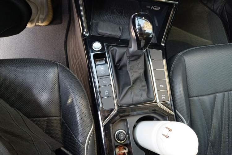 Used Volkswagen Passat 2023 330TSI Luxury Edition Gear Lever