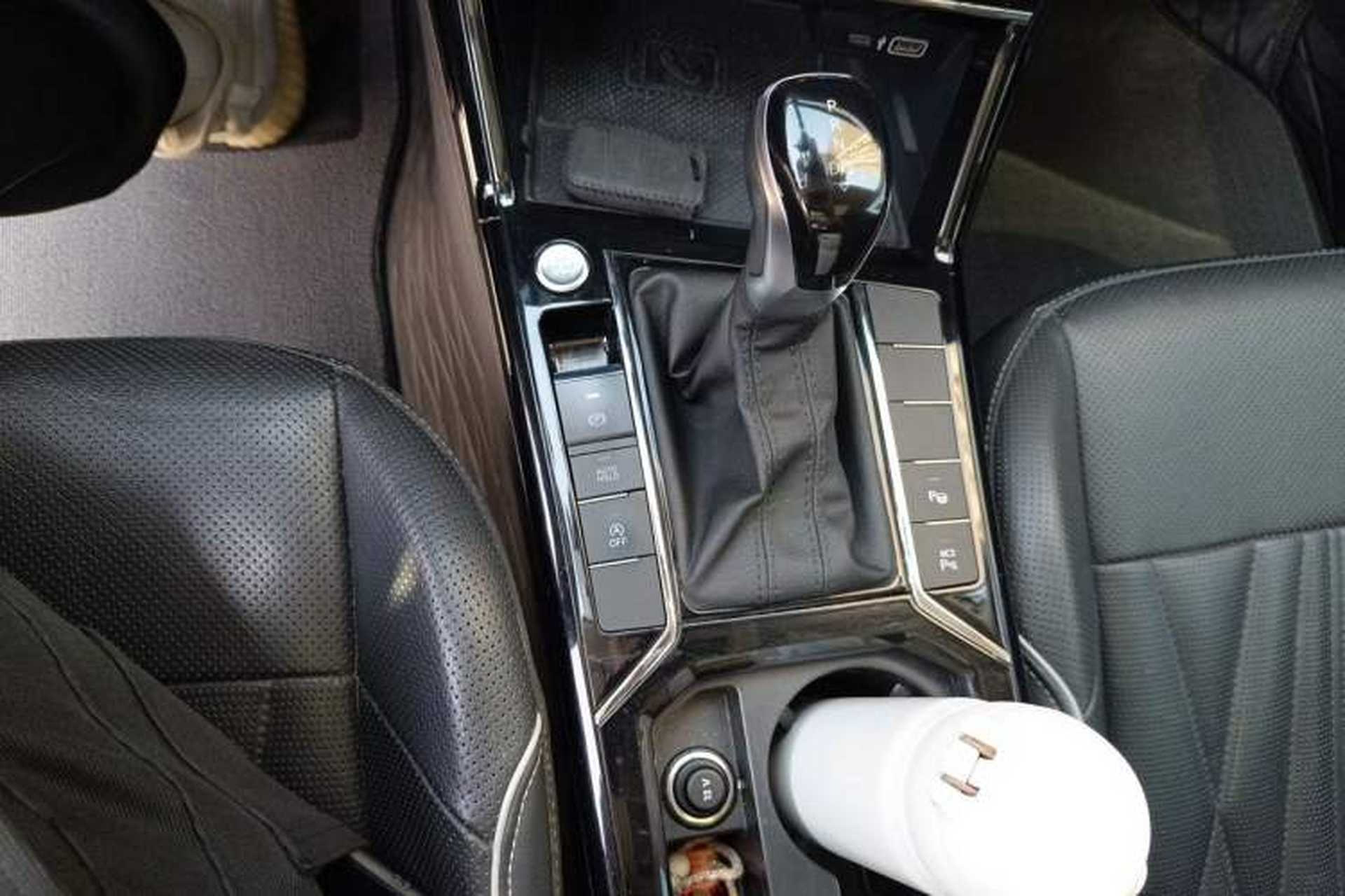 Used Volkswagen Passat 2023 330TSI Luxury Edition Gear Lever