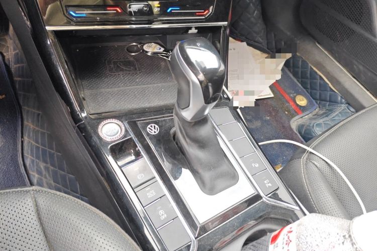 Used Volkswagen Passat 2023 380TSI Luxury Edition Gear Lever