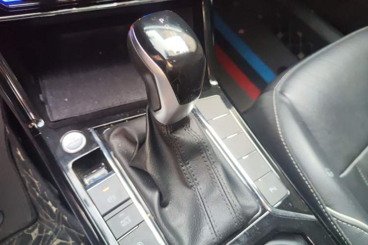 Used Volkswagen Passat 2023 330TSI Starry Elite Edition Gear Lever