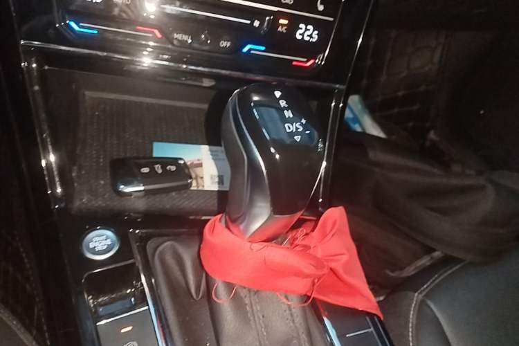 Used Volkswagen Passat 2023 330TSI Starry Elite Edition Gear Lever