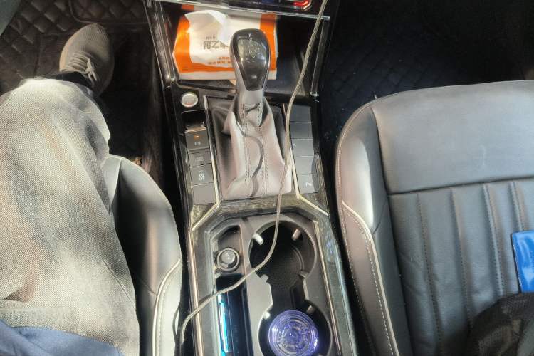 Used Volkswagen Passat 2023 Revised 330TSI Elite Edition Gear Lever