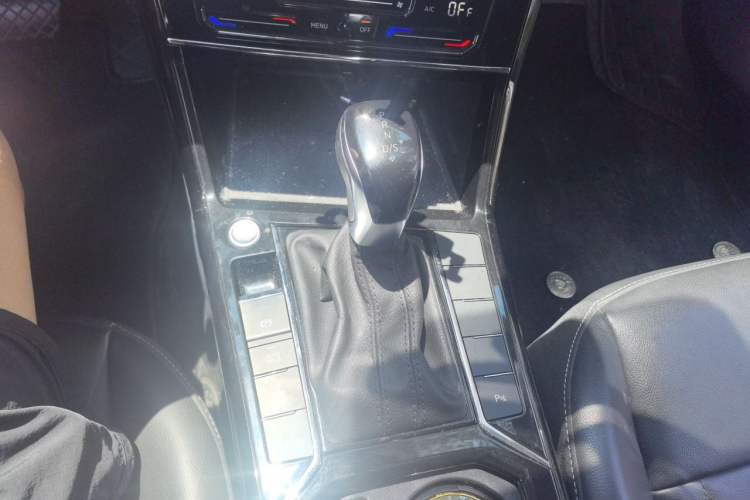 Used Volkswagen Passat 2023 330TSI Starry Elite Edition Gear Lever