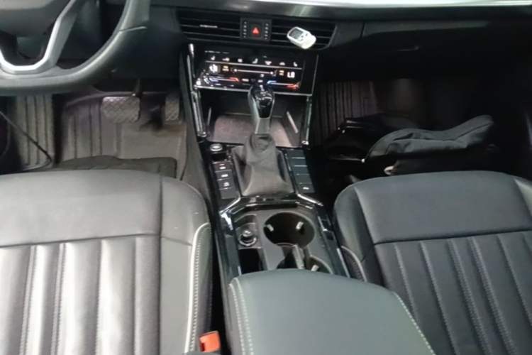 Used Volkswagen Passat 2023 330TSI Starry Elite Edition Gear Lever