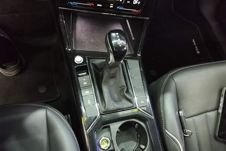 Used Volkswagen Passat 2023 Revised 330TSI Starry Elite Edition Gear Lever