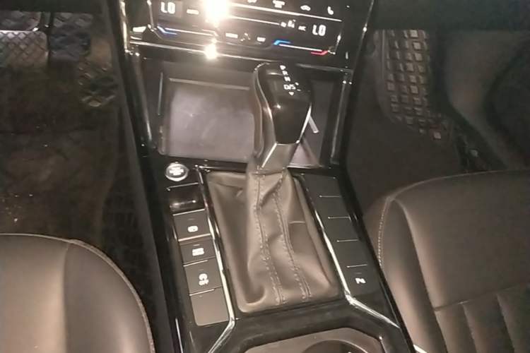 Used Volkswagen Passat 2023 Revised 330TSI Starry Elite Edition Gear Lever