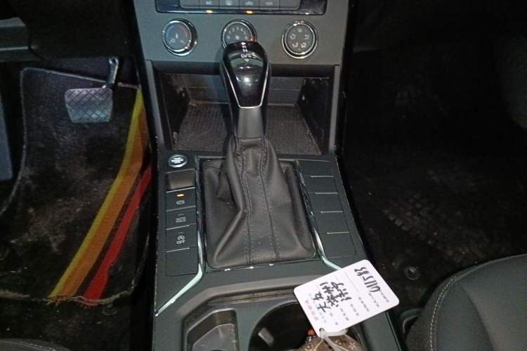 Used Volkswagen Passat 2023 280TSI Business Edition Gear Lever