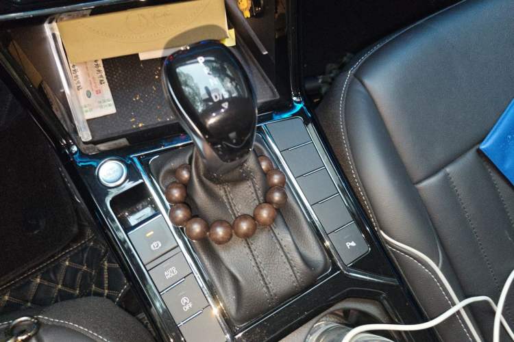 Used Volkswagen Passat 2023 330TSI Starry Elite Edition Gear Lever