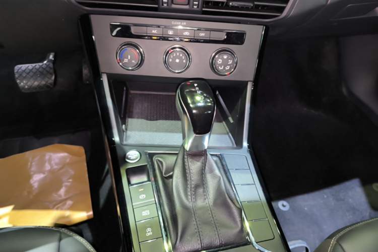 Used Volkswagen Passat 2023 Revised Version 280TSI Business Edition Gear Lever