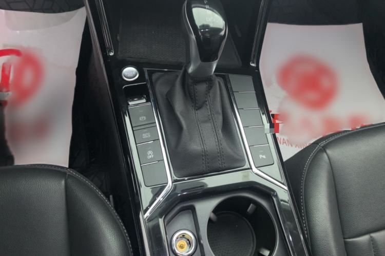 Used Volkswagen Passat 2023 330TSI Elite Edition Gear Lever