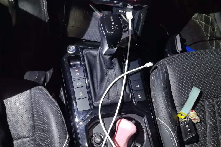 Used Volkswagen Passat 2023 330TSI Luxury Edition Gear Lever