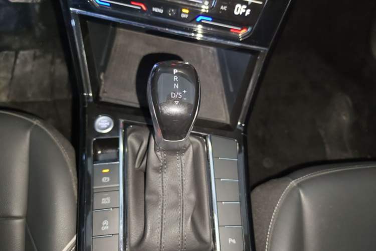 Used Volkswagen Passat 2023 Revised 330TSI Starry Elite Edition Gear Lever