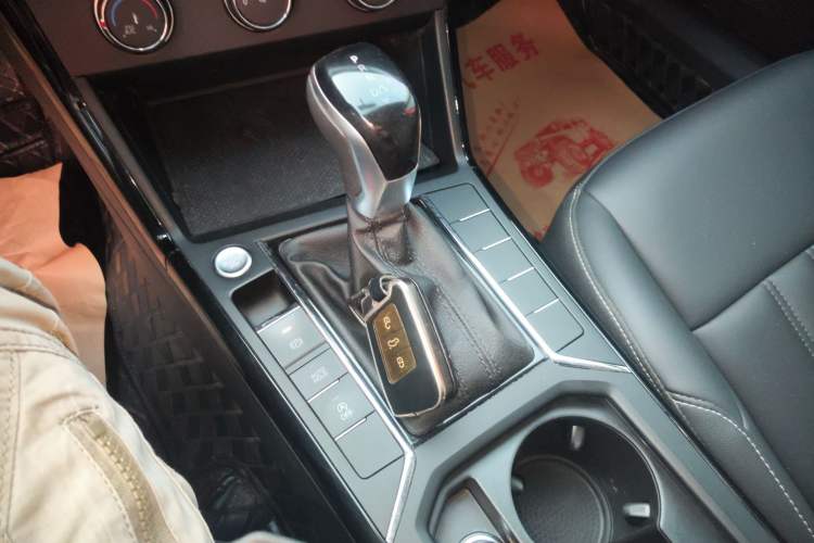 Used Volkswagen Passat 2023 Revised Version 280TSI Business Edition Gear Lever