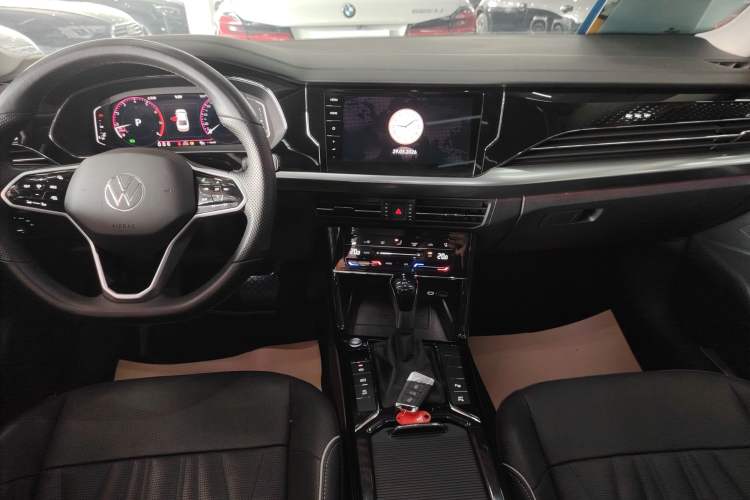 Used Volkswagen Passat 2023 330TSI Starry Luxury Edition Gear Lever