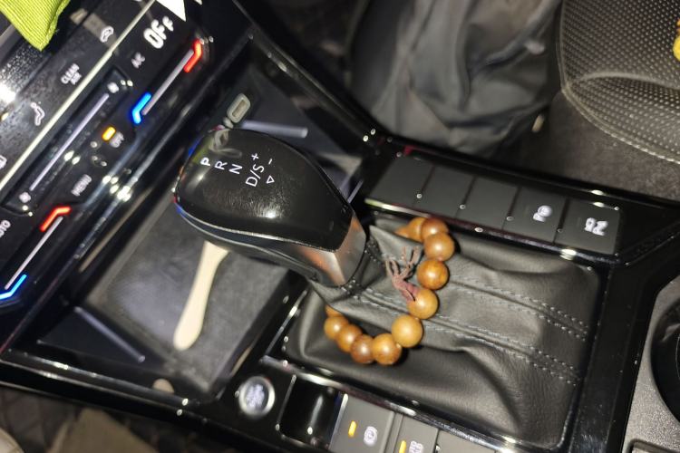 Used Volkswagen Passat 2023 330TSI Starry Luxury Edition Gear Lever