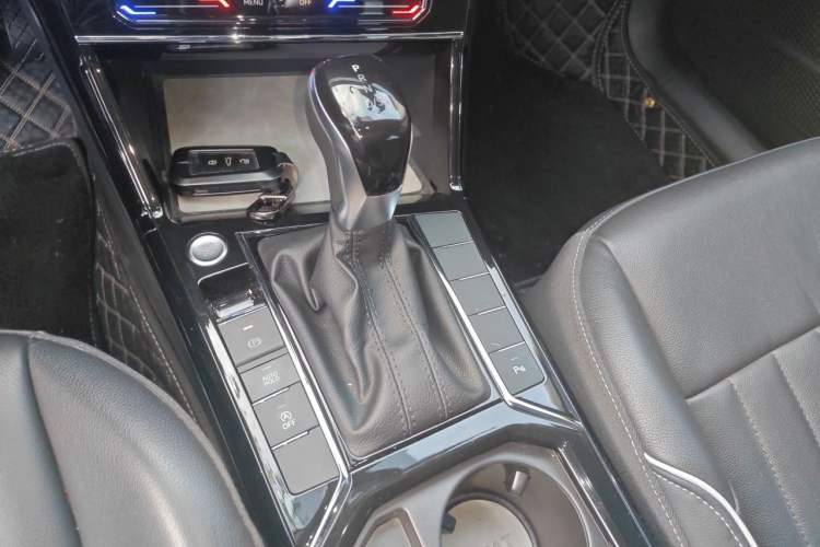 Used Volkswagen Passat 2023 330TSI Starry Elite Edition Gear Lever