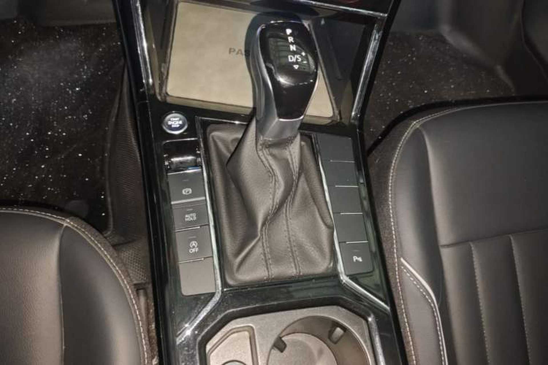 Used Volkswagen Passat 2023 Revised 330TSI Elite Edition Gear Lever