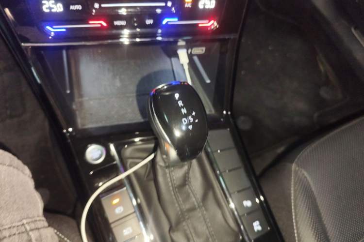 Used Volkswagen Passat 2023 Restyled 330TSI Starry Luxury Edition Gear Lever