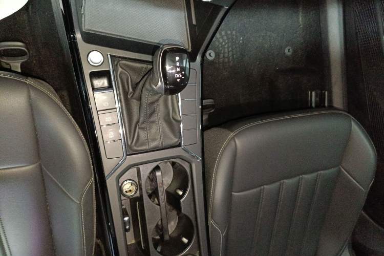 Used Volkswagen Passat 2023 Revised Version 280TSI Business Edition Gear Lever