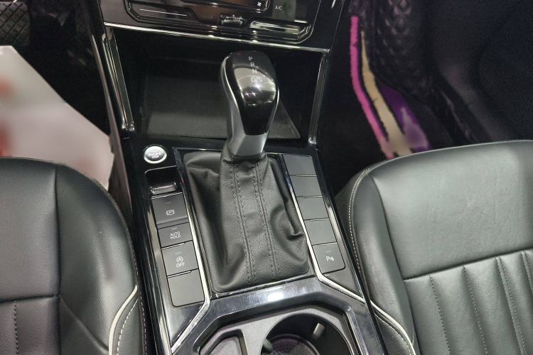 Used Volkswagen Passat 2023 Revised 330TSI Elite Edition Gear Lever
