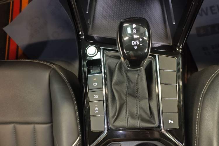 Used Volkswagen Passat 2023 Revised 330TSI Starry Elite Edition Gear Lever