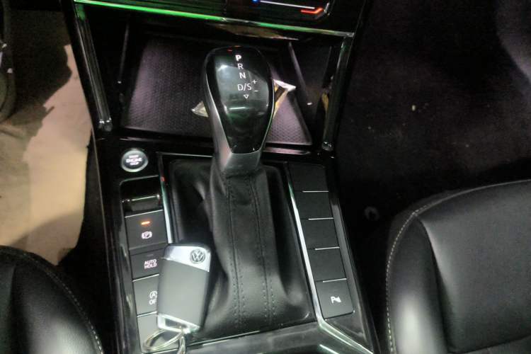 Used Volkswagen Passat 2023 330TSI Starry Elite Edition Gear Lever