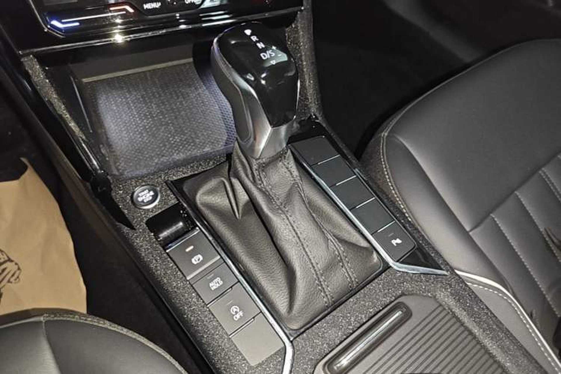 Used Volkswagen Passat 2023 Revised 330TSI Starry Elite Edition Gear Lever