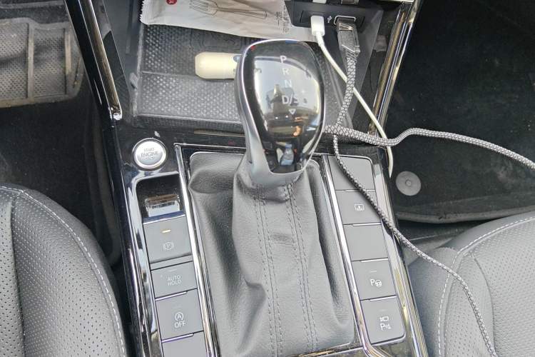 Used Volkswagen Passat 2023 330TSI Starry Luxury Edition Gear Lever