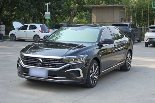 Used Volkswagen Passat 2023 Facelift 330TSI Luxury Edition