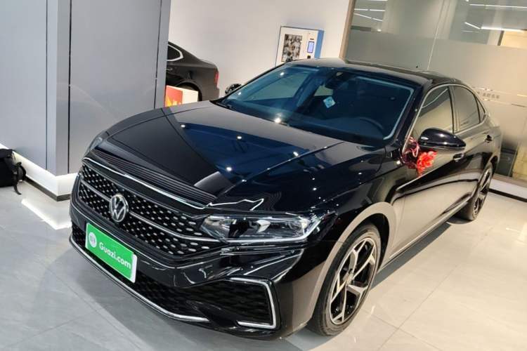 Used Volkswagen Passat 2023 Revised 330TSI Starry Elite Edition Guazi used car, China used car export, Used car for sale, Used Volkswagen cars, Cheapest cars for sale