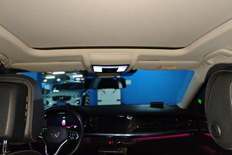 Used Volkswagen Passat 2023 330TSI Luxury Edition Headliner