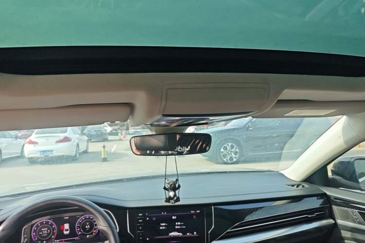 Used Volkswagen Passat 2023 330TSI Starry Luxury Edition Headliner