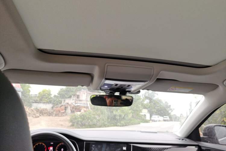 Used Volkswagen Passat 2023 330TSI Starry Luxury Edition Headliner