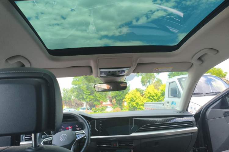 Used Volkswagen Passat 2023 Facelift 330TSI Luxury Edition Headliner