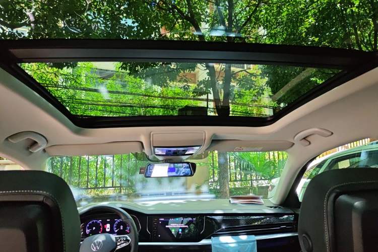 Used Volkswagen Passat 2023 Revised 380TSI Luxury Edition Headliner