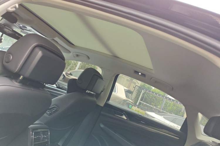 Used Volkswagen Passat 2023 Restyled 330TSI Starry Luxury Edition Headliner