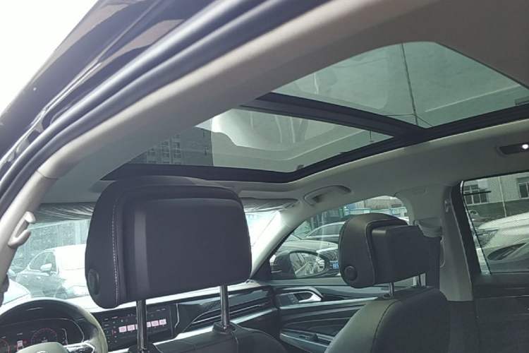 Used Volkswagen Passat 2023 Restyled 330TSI Starry Luxury Edition Headliner