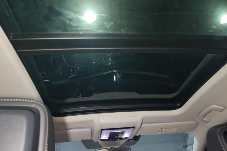 Used Volkswagen Passat 2023 Restyled 330TSI Starry Luxury Edition Headliner