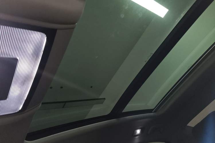 Used Volkswagen Passat 2023 Restyled 330TSI Starry Luxury Edition Headliner