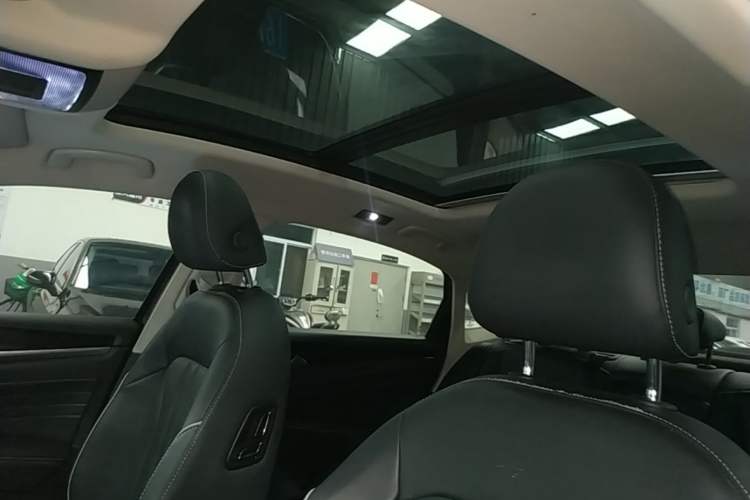 Used Volkswagen Passat 2023 330TSI Elite Edition Headliner